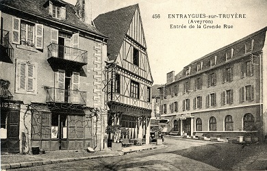 Entraygues-sur-Truyère - Entrée de la Grande-Rue