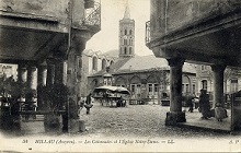 Millau place Foch et église Notre-Dame